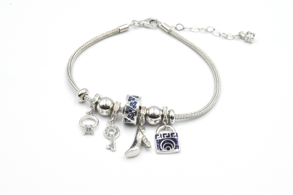 silver bracelet with zircon 