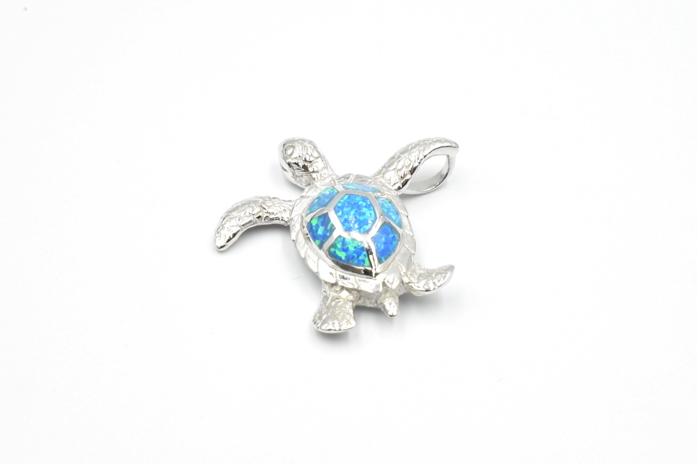 silver pendant 