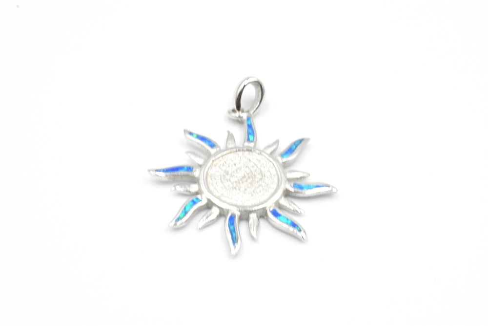 silver pendant 