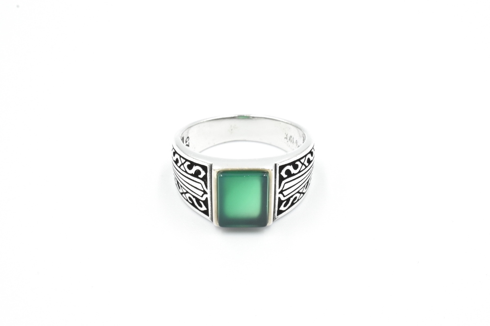 silver ring with malachite 